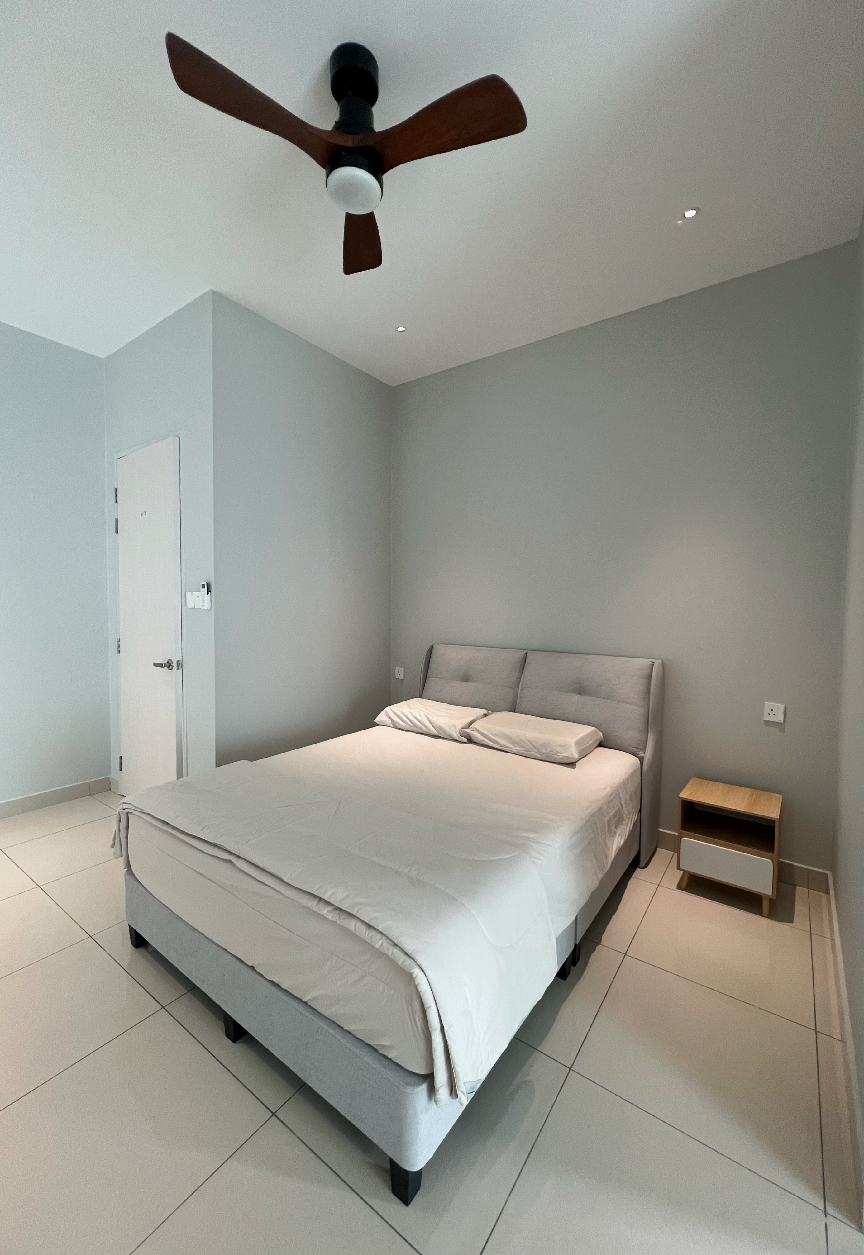 Small Room Main Image